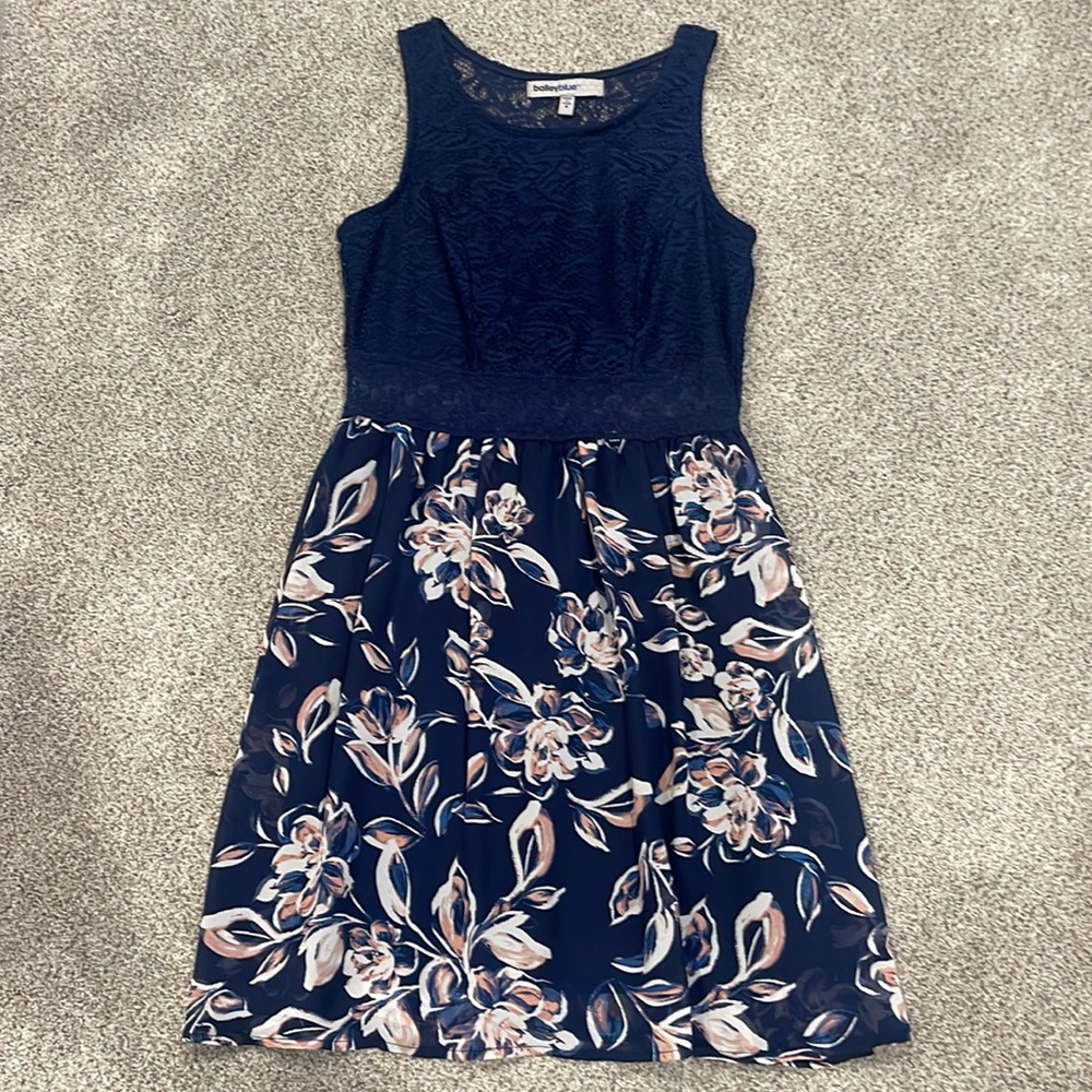 🛍️ Women’s Sleeveless Floral Dress